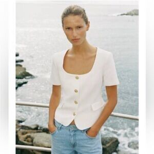 Women’s White Short-Sleeve Button Front Top